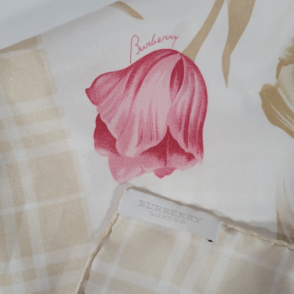 BURBERRY MINI SCARF 100% SILK - Picture 4 of 8
